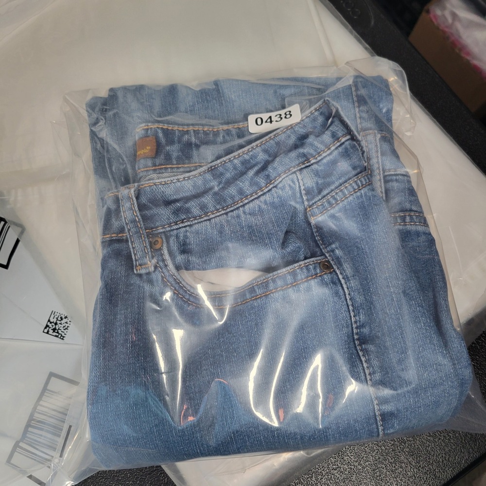 Wrangler Aura Straight Leg Jeans Womens 31 Blue Regular Rise Medium Wash Denim - Picture 15 of 15